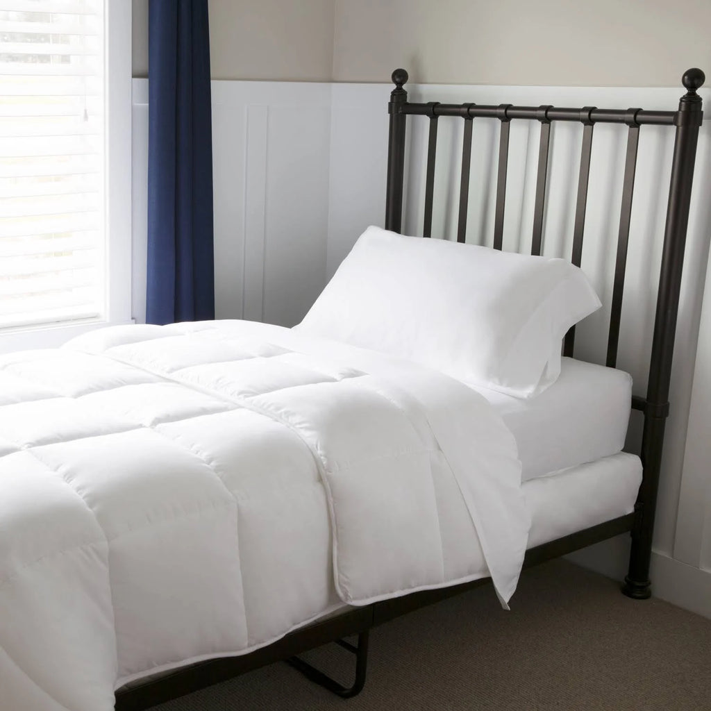 Split Cal King White Reversible Bed in A Bag C927220