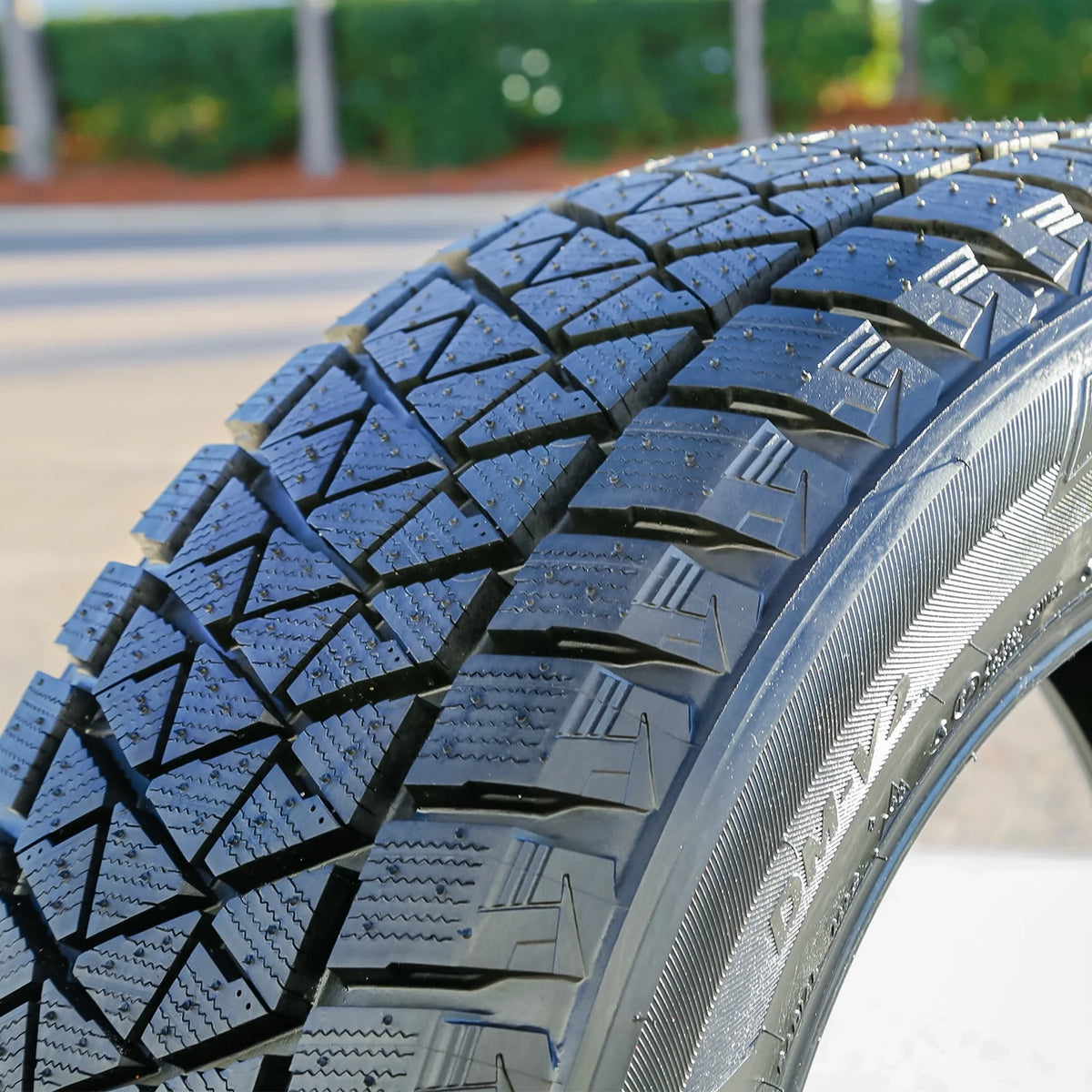 Set of 4 215/70R16 Snow Winter Tires R59394