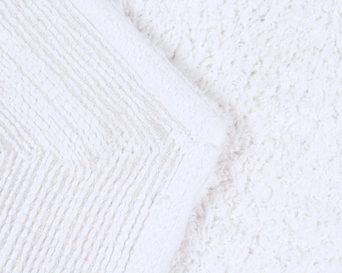 100% Cotton Tufted Non-Slip Bath Rug, 30" Round, White Q390524