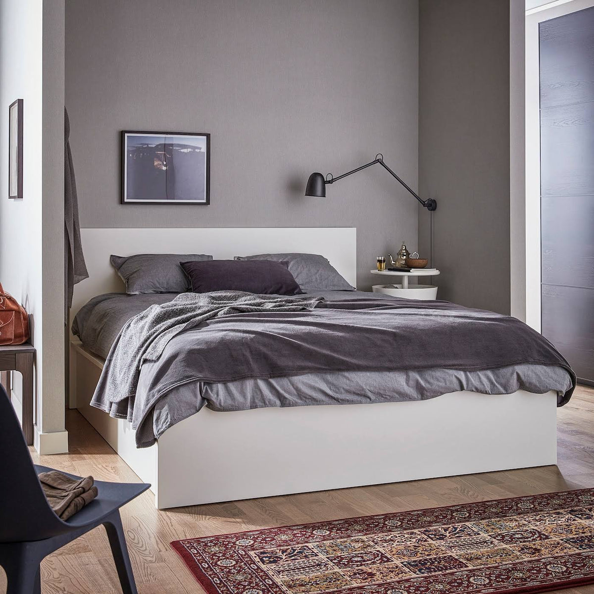 White Full/Double Storage Bed F826539
